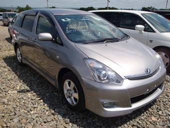 2006 Toyota Wish Pictures