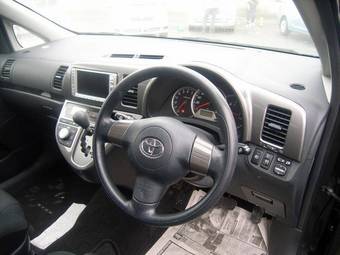 2006 Toyota Wish Images