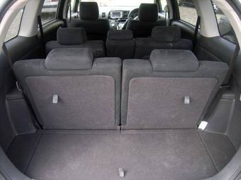 2006 Toyota Wish Images