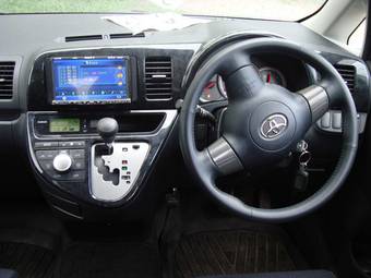 2008 Toyota Wish Pics