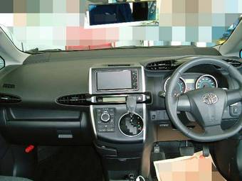 2009 Toyota Wish Wallpapers