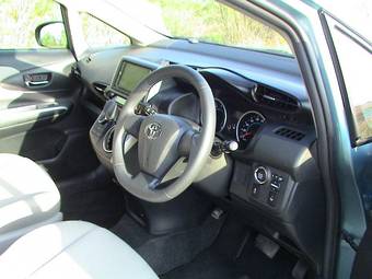 2009 Toyota Wish Pictures