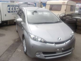 2010 Toyota Wish Photos