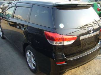 2010 Toyota Wish Images