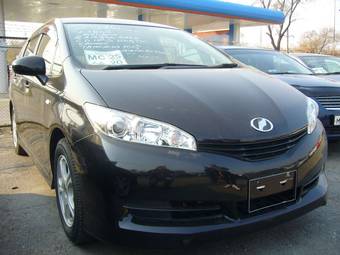 2010 Toyota Wish Pictures