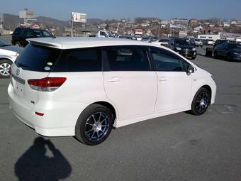 2010 Toyota Wish Photos