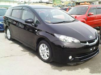 2010 Toyota Wish Pictures