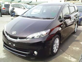 2010 Toyota Wish Photos