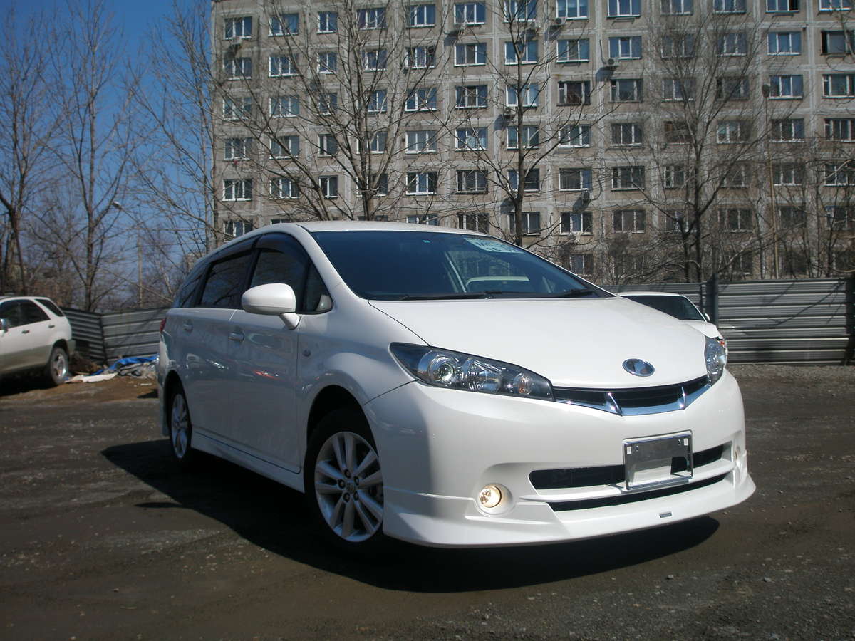 2010 Toyota Wish specs, Engine size 1800cm3, Fuel type Gasoline, Drive