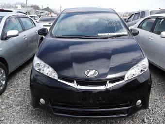 2010 Toyota Wish Photos