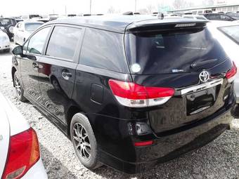 2010 Toyota Wish Photos