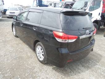 2010 Toyota Wish Pics