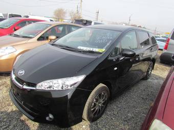 2011 Toyota Wish Photos