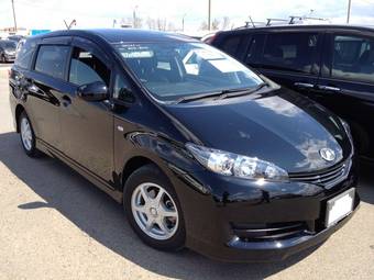 2011 Toyota Wish Photos