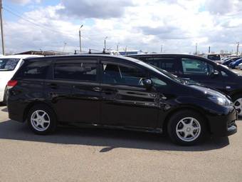 2011 Toyota Wish Photos