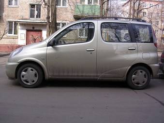 2000 Toyota Yaris