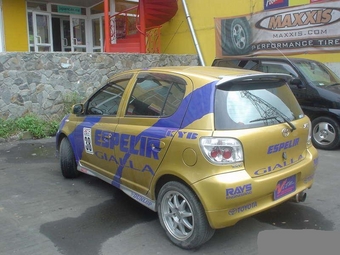 2000 Toyota Yaris