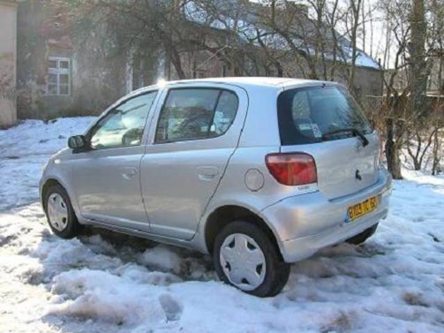 2000 Toyota Yaris
