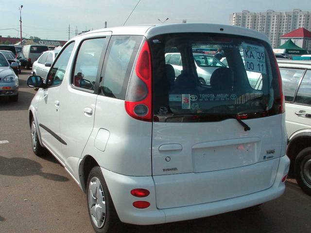 2000 Toyota Yaris