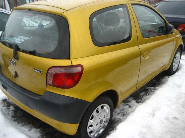 2000 Toyota Yaris