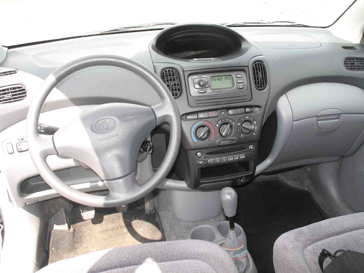 2002 Toyota Yaris