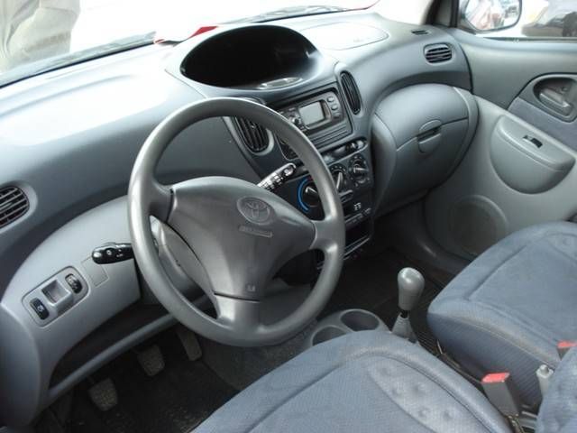 2002 Toyota Yaris