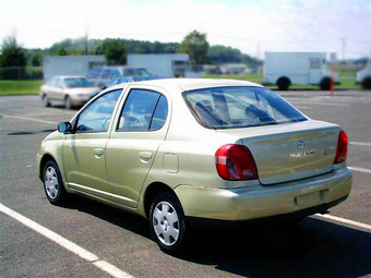 2002 Toyota Yaris Pictures