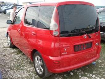2002 Toyota Yaris Pictures