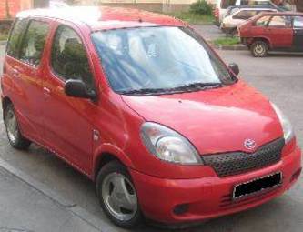 2002 Toyota Yaris Pictures