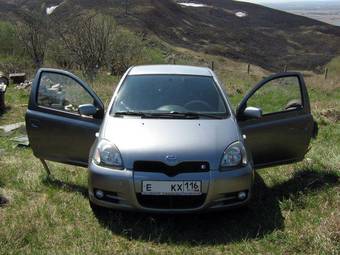 2002 Toyota Yaris Pictures