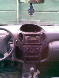 2002 Toyota Yaris Photos