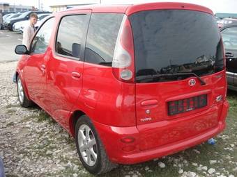 2002 Toyota Yaris Pictures