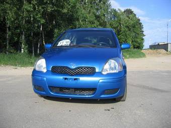 2003 Toyota Yaris Photos