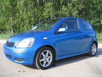2003 Toyota Yaris Photos