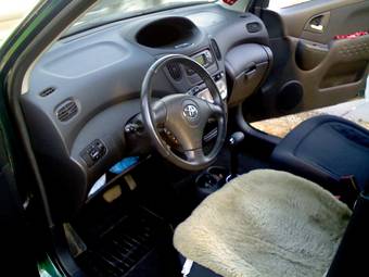 2003 Toyota Yaris Pictures