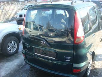 2004 Toyota Yaris Photos