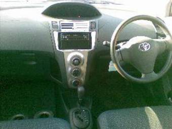 2005 Toyota Yaris Photos