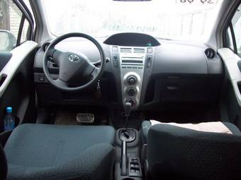 2005 Toyota Yaris Pictures