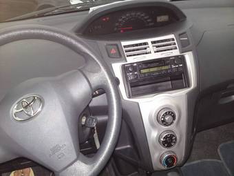 2005 Toyota Yaris Pictures