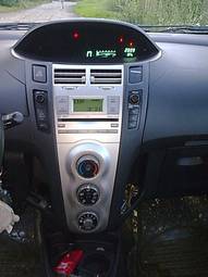 2006 Toyota Yaris Photos