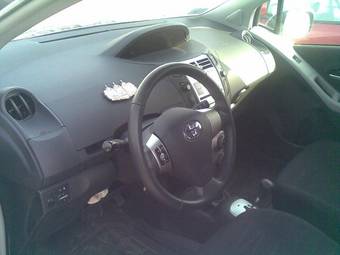 2008 Toyota Yaris Photos