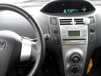 2008 Toyota Yaris Photos