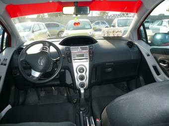 2008 Toyota Yaris Photos