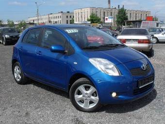 2009 Toyota Yaris Photos