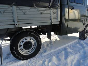 2010 UAZ Buhanka Wallpapers