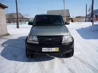 2010 UAZ Pickup Photos