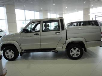 2012 UAZ Pickup Photos