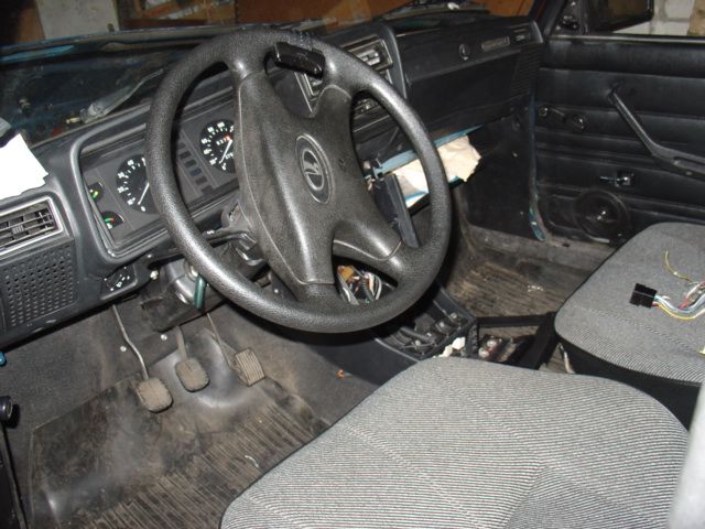 2000 VAZ 21043