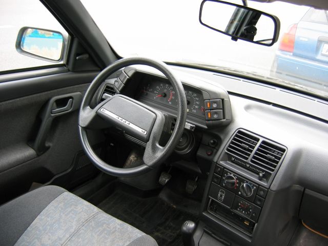 2003 VAZ 21102