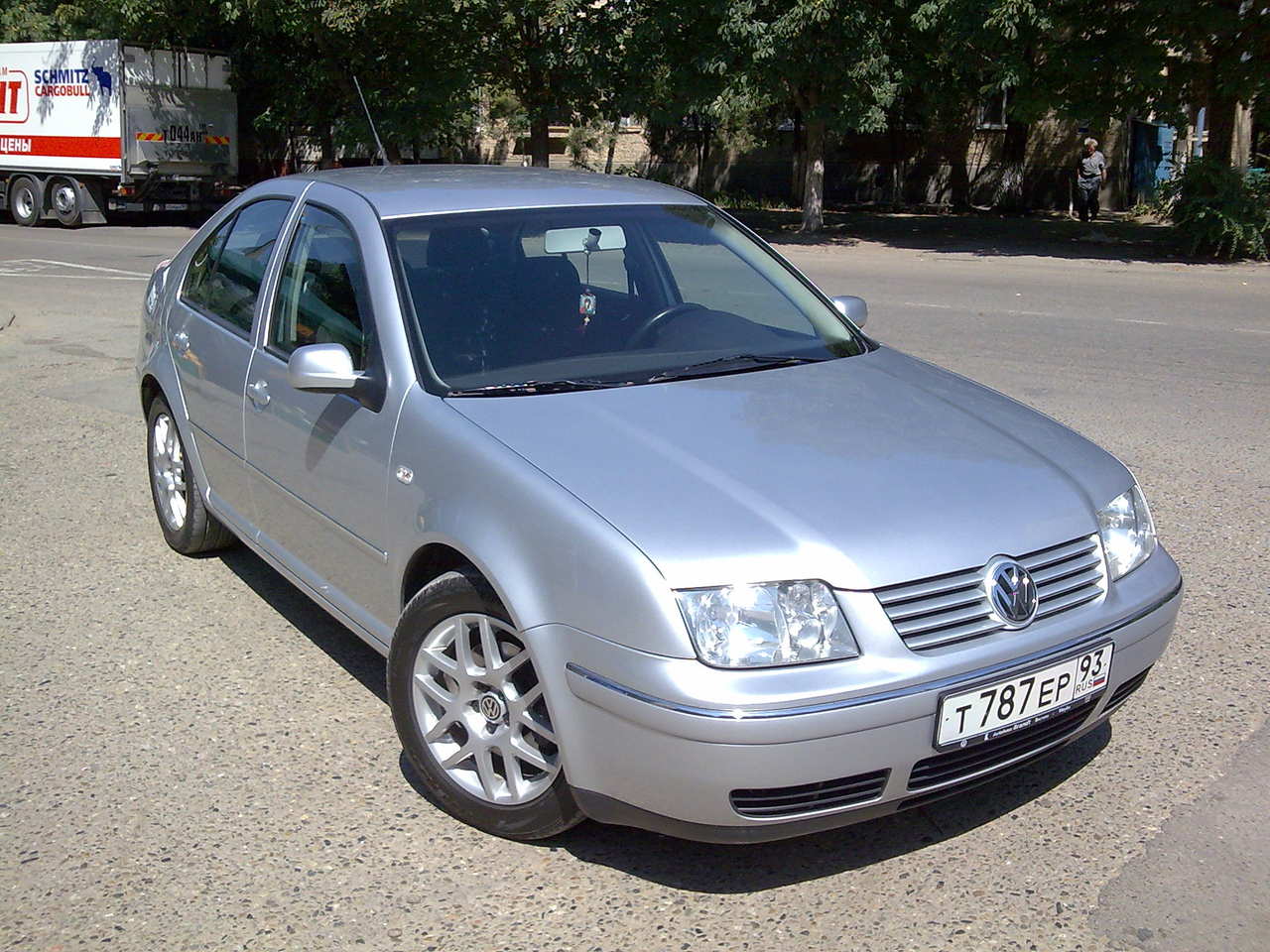 2003 Volkswagen BORA specs, Engine size 1600cm3, Fuel type